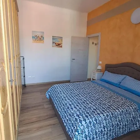Orizzonte 5 Terre - Via Napoli 85, Stazione - Centro Storico Apartment *